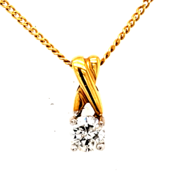 Pre Owned 18ct Diamond Pendant and Chain ZU468